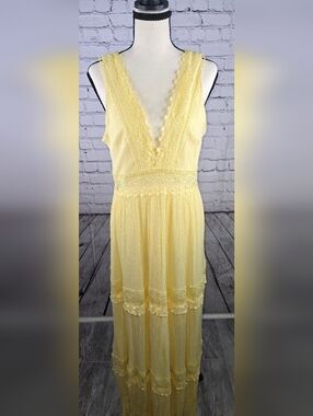 VENUS Pale Yellow Lace-Trim V-Neck Maxi Dress